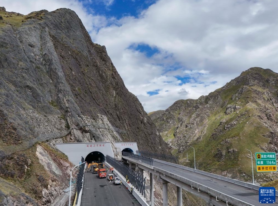 天山山脈貫く烏尉高速道路、年末に開通の見通し　新疆