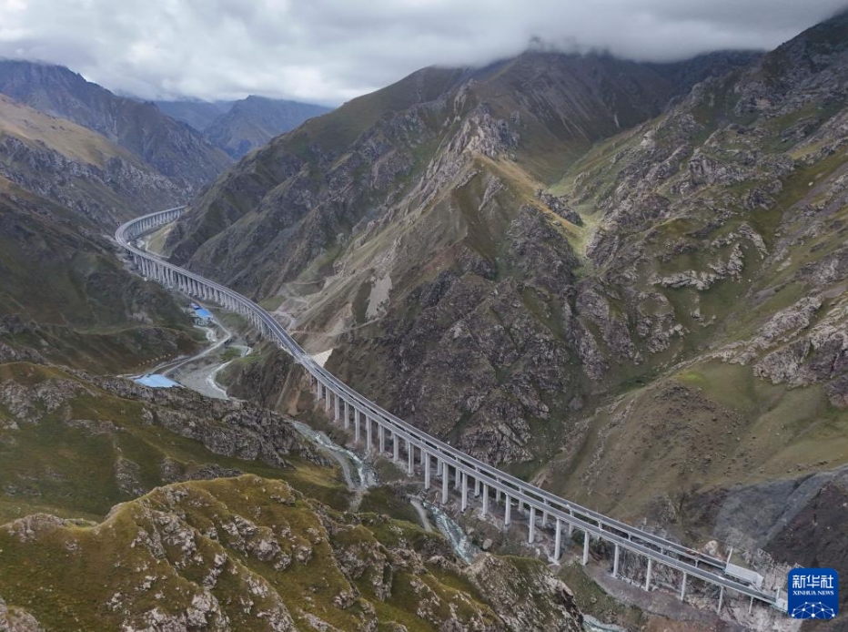 天山山脈貫く烏尉高速道路、年末に開通の見通し　新疆