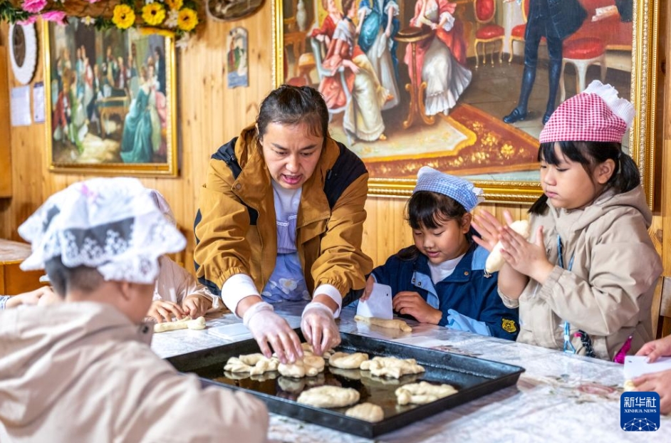 國境の小さな町に活気もたらす文化観光　內(nèi)蒙古?恩和