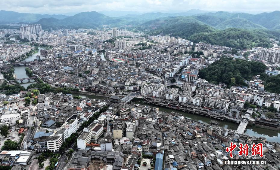 古趣あふれる客家の街並み　福建省長汀