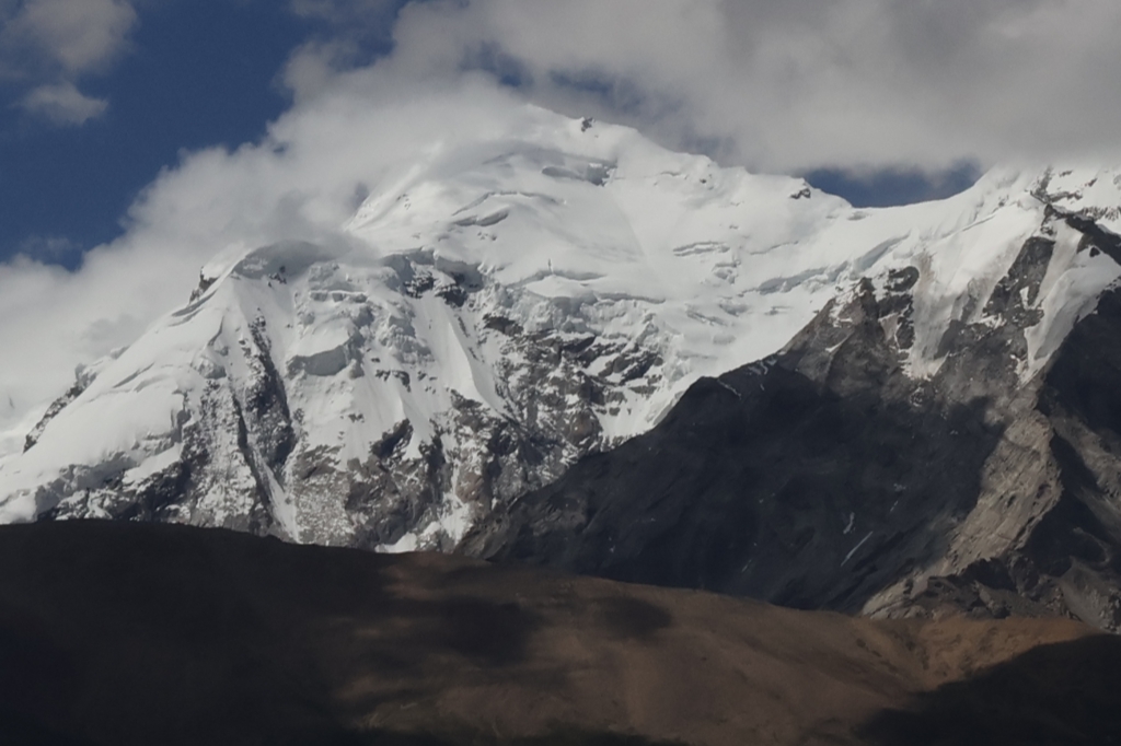 遙なる青蔵鉄道の峰々