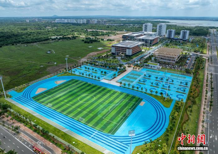 中國初となる海外の大學(xué)による?yún)g獨(dú)運(yùn)営校が開校し、新入生迎える　海南省