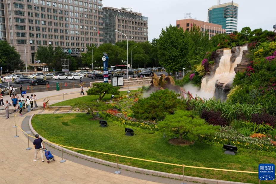 北京の目抜き通りの花壇設(shè)置が完了