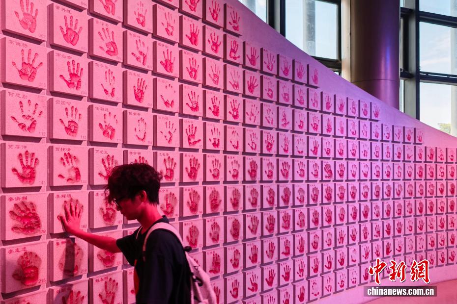 中國侵略日本軍南京大虐殺遭難同胞紀(jì)念館の「三つの必勝」テーマ展　江蘇省南京