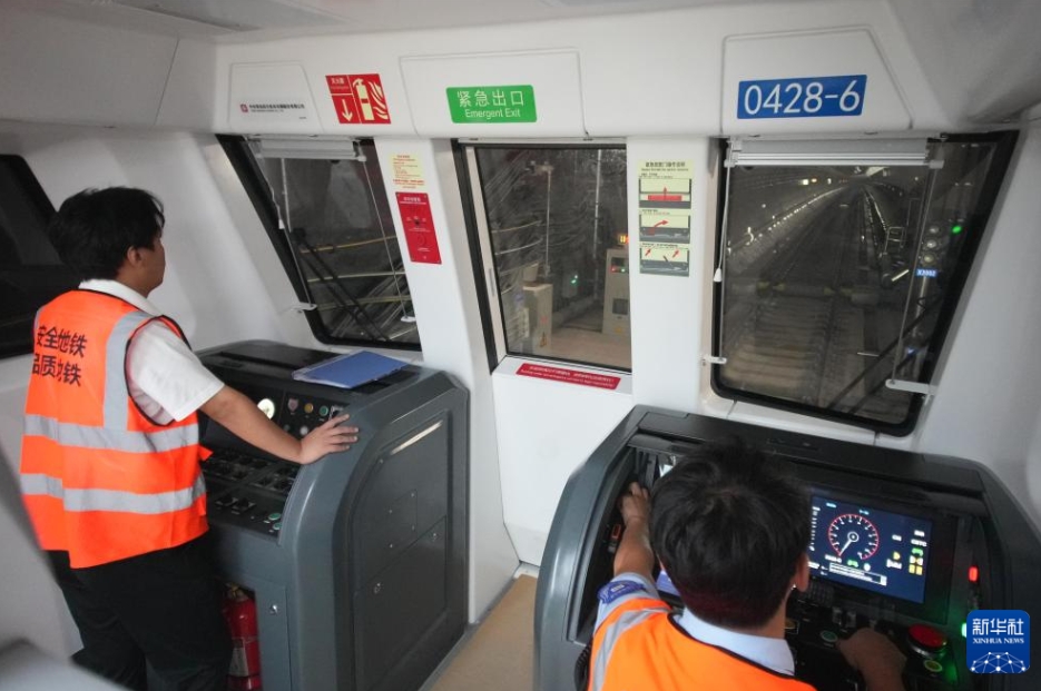 中國初のカルスト地形を通過する地下鉄が試運(yùn)転を開始　山東省