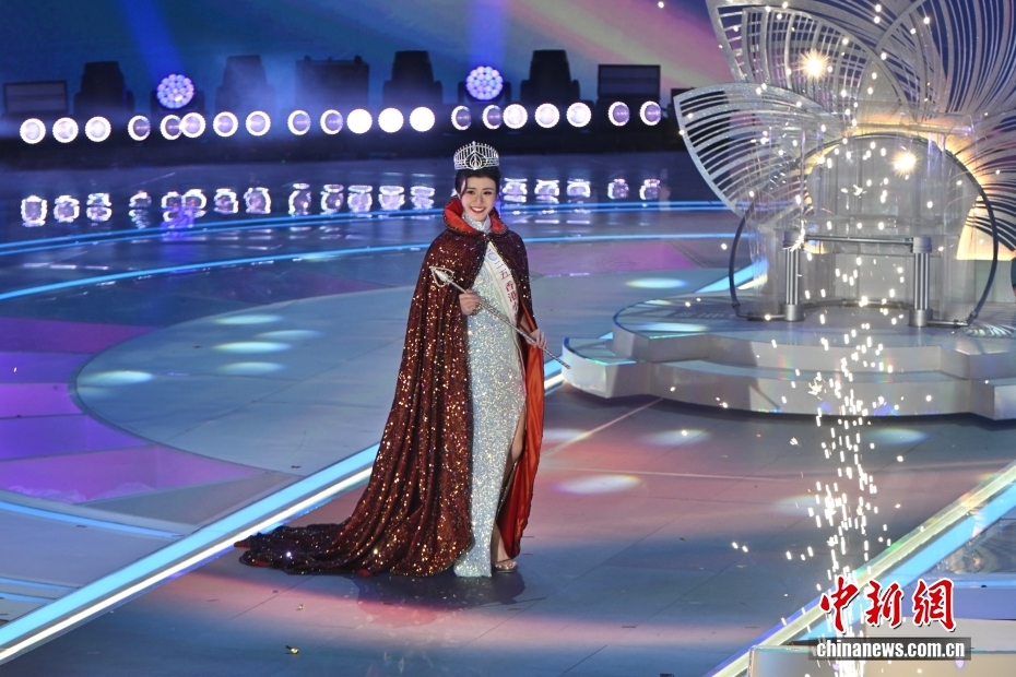 ファイナリスト14人が美しさ競う　2025年ミス香港決勝大會