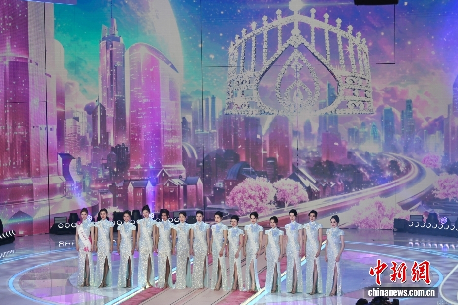 ファイナリスト14人が美しさ競(jìng)う　2025年ミス香港決勝大會(huì)