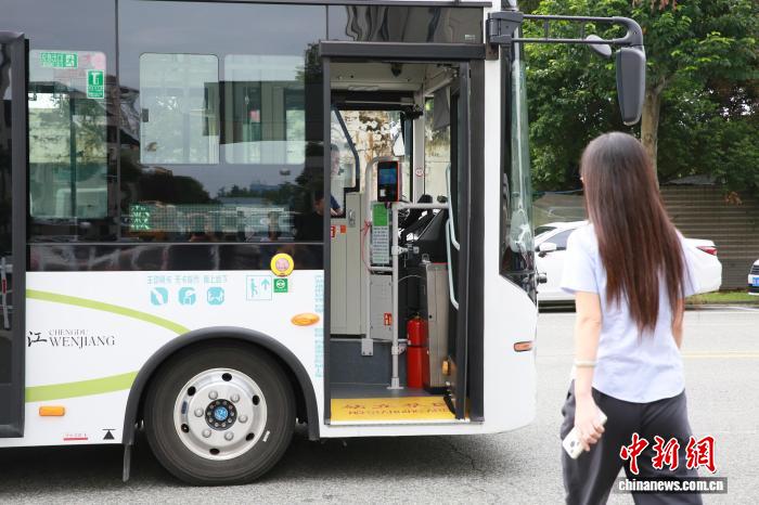 「ラストワンマイル」問題を解決する「オンライン予約バス」が登場　四川省成都