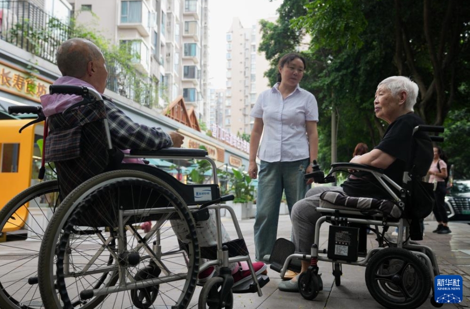 自宅近くでの生活を可能にする地域密著型高齢者センター　四川省成都