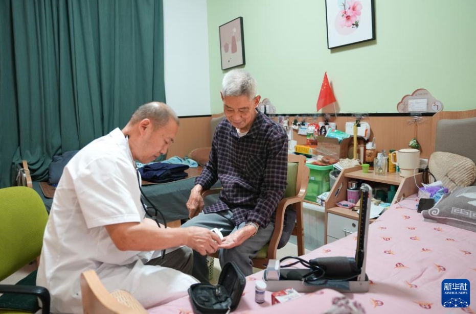 自宅近くでの生活を可能にする地域密著型高齢者センター　四川省成都