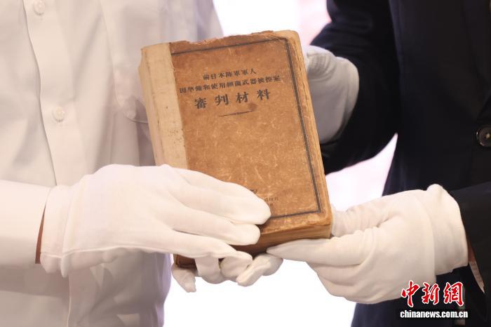 中國(guó)侵略日本軍南京大虐殺遭難同胞紀(jì)念館に文化財(cái)?史料100點(diǎn)以上が寄贈(zèng)