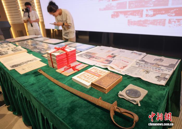 中國侵略日本軍南京大虐殺遭難同胞紀念館に文化財?史料100點以上が寄贈