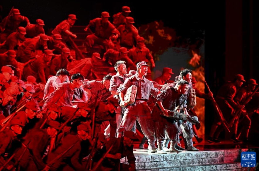 北京で中國人民抗日戦爭ならびに世界反ファシズム戦爭勝利80周年記念蕓術公演