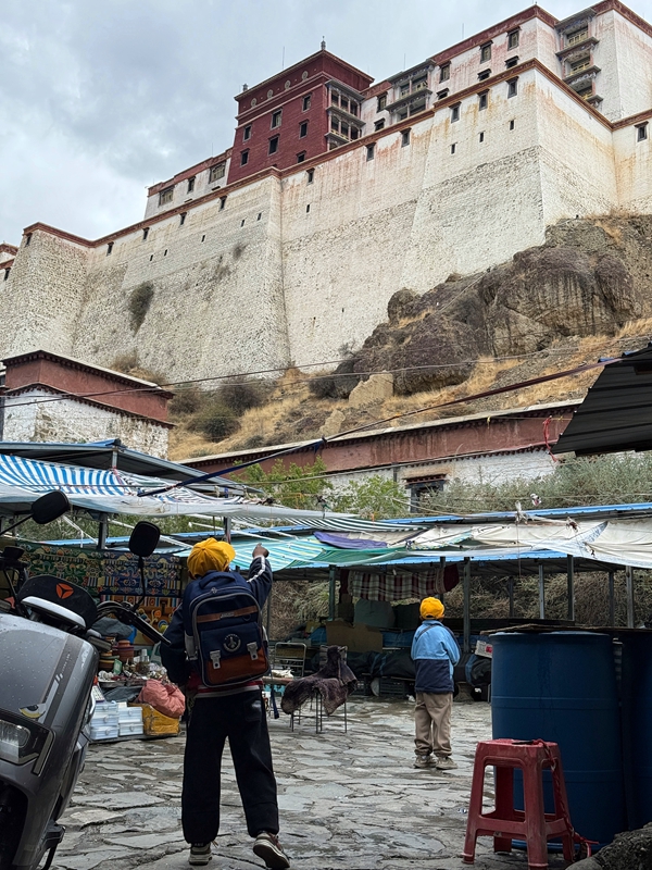 シガツェ?ゾンと子どもたち