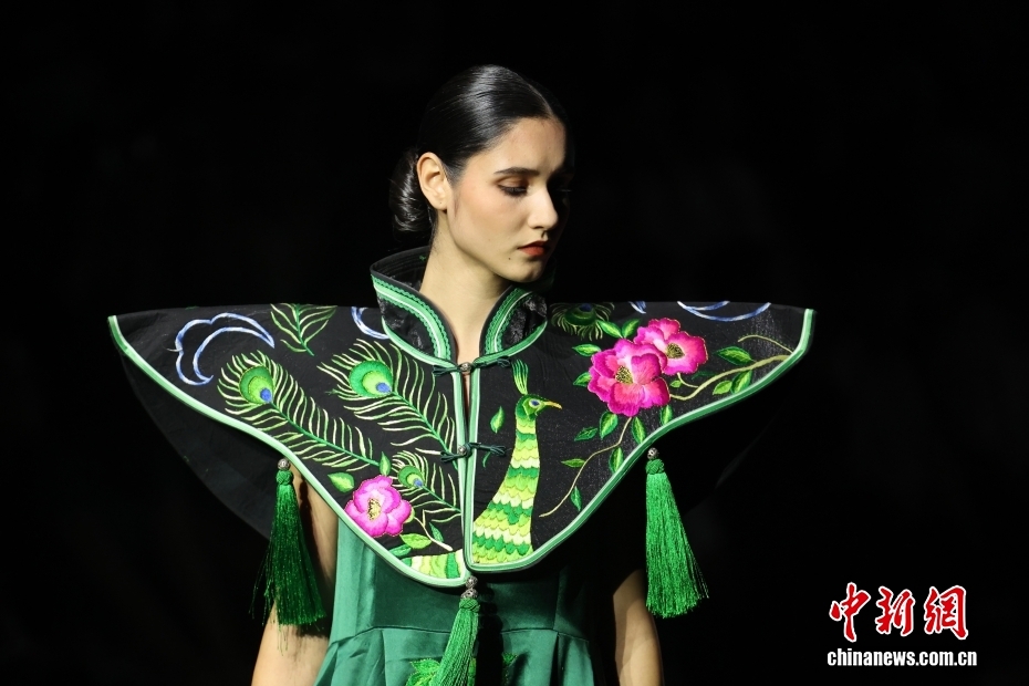 楚雄の彝族刺繍が中國國際ファッションウィークに登場　北京市