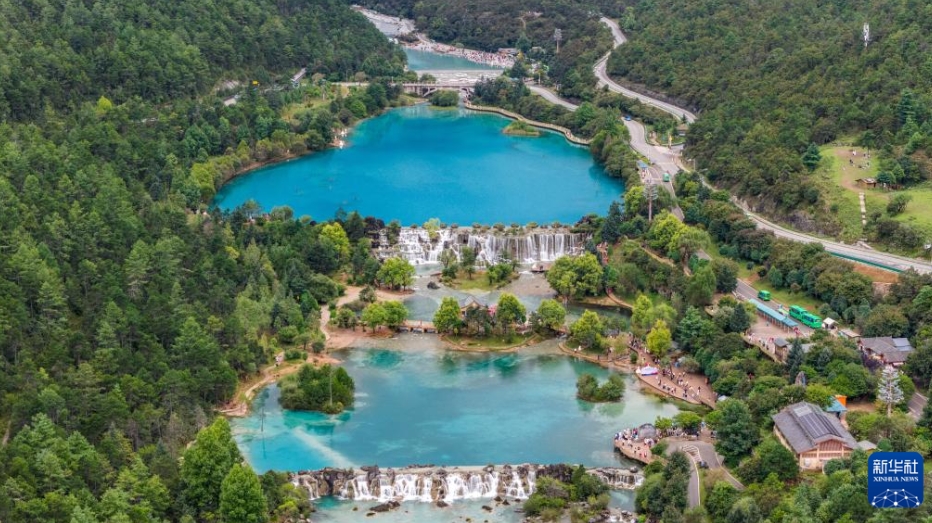 澄み渡る青が美しい藍(lán)月谷　雲(yún)南省麗江