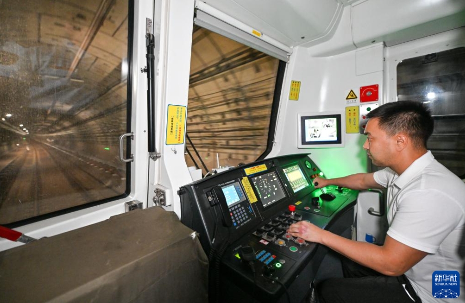 中央アジア初のライトレール運(yùn)転士実技訓(xùn)練が終了　天津