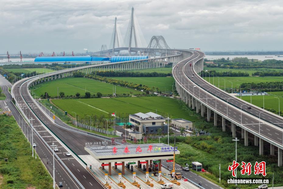 世界最大スパンの斜張橋?常泰長江大橋が開通