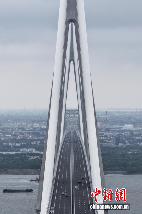 世界最大スパンの斜張橋?常泰長江大橋が開通