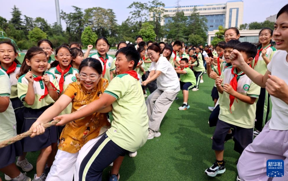 先生に感謝の気持ちを伝える「教師節(jié)」