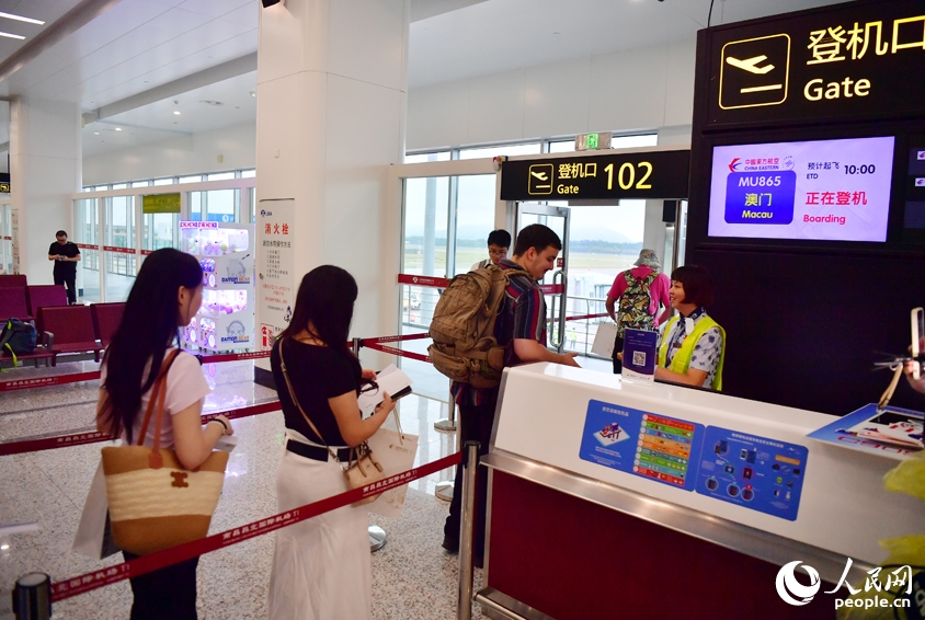 江西省南昌市と澳門特區(qū)を結(jié)ぶ、國産C909型機(jī)による初のエリア路線が開通