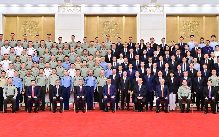 中國人民抗日戦爭ならびに世界反ファシズム戦爭勝利80周年記念行事総括會議が開催、習(xí)近平総書記が準(zhǔn)備運(yùn)営代表らと接見