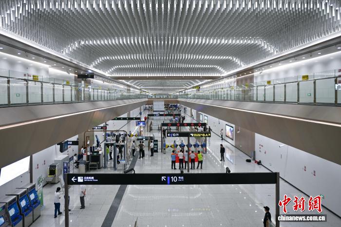 四川省成都市の10號線と17號線の新區(qū)間が営業(yè)開始