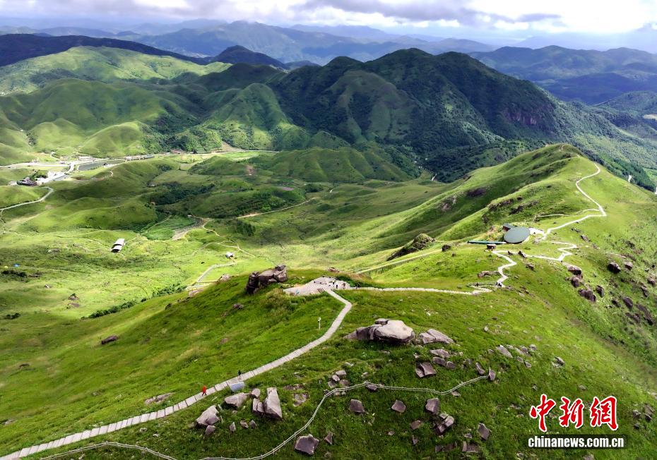 福建省柘栄県鴛鴦草場（ドローンによる撮影?呂明）。