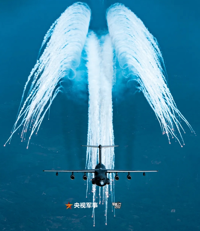 中國の戦闘機の力強さと美しさを8K映像で體験　吉林省