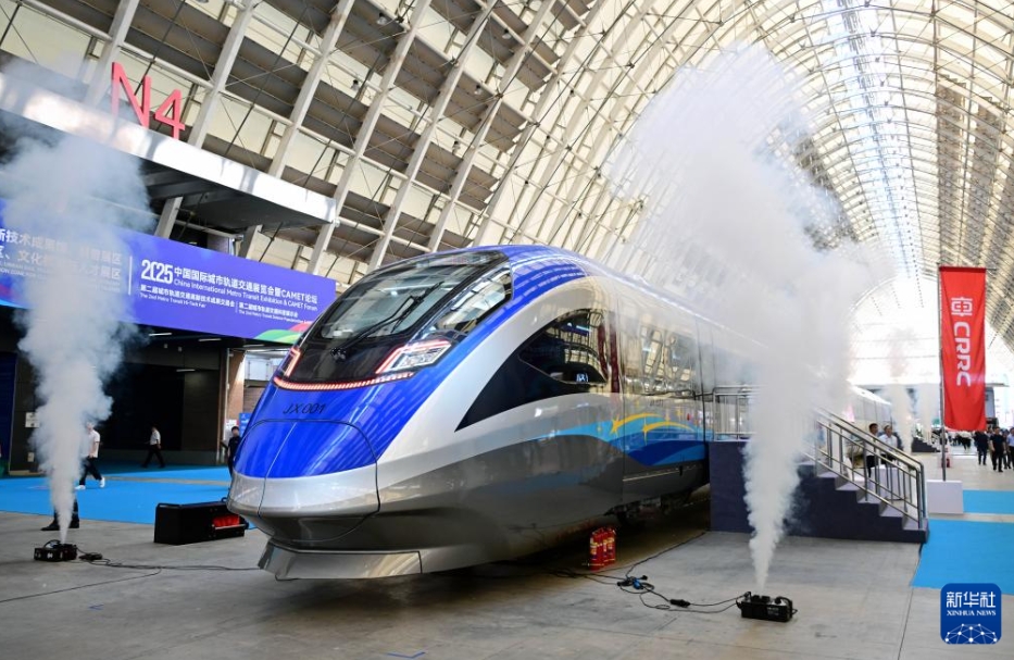 中國初となる都市鉄道と京雄快線の標準スマート車両を公開　山東省青島