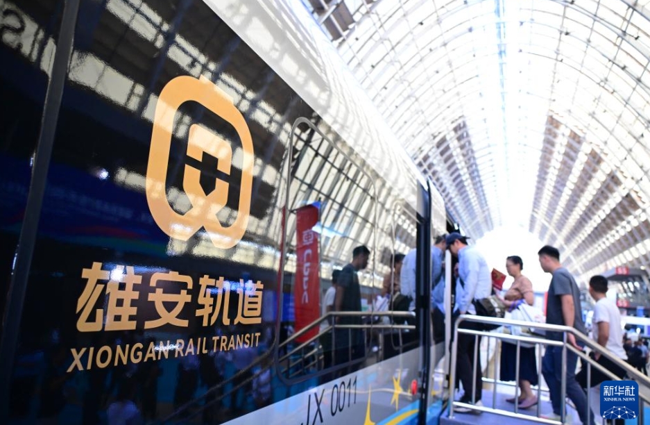 中國初となる都市鉄道と京雄快線の標(biāo)準(zhǔn)スマート車両を公開　山東省青島