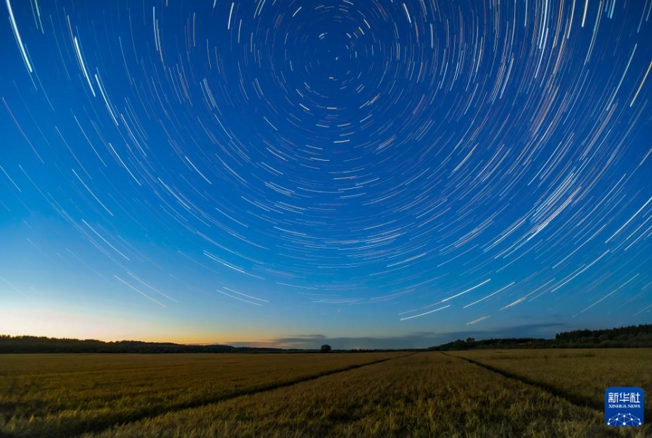 星空の下に広がる中國(guó)東北エリアの豊作風(fēng)景　黒竜江省