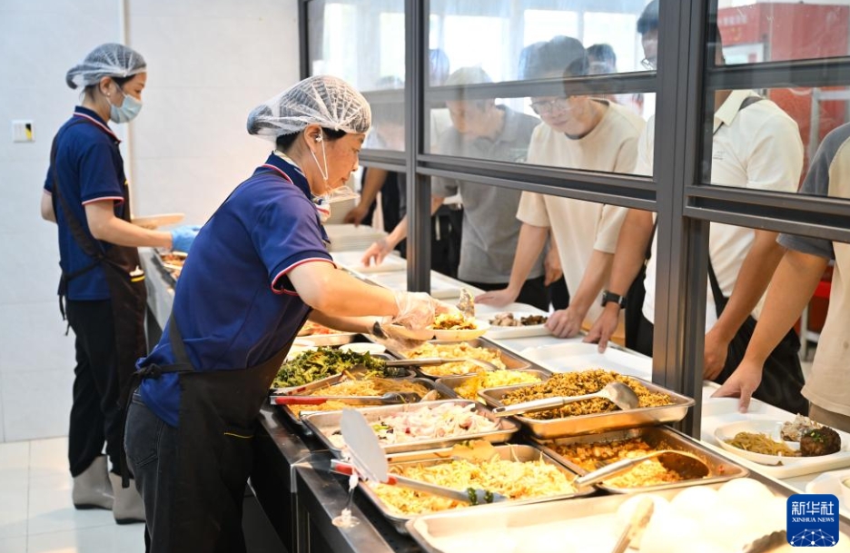 コミュニティ食堂での幸せな「食」の時(shí)間　江蘇省南京