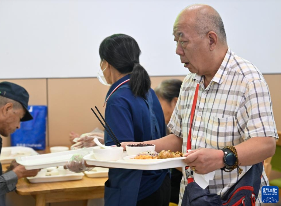 コミュニティ食堂での幸せな「食」の時間　江蘇省南京