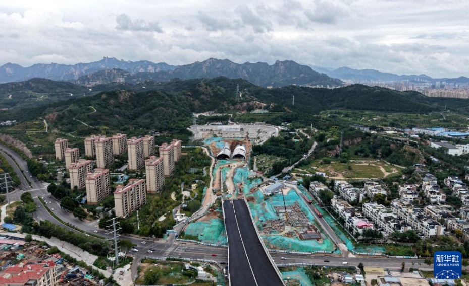 國內(nèi)で最大スパンの斷面となる都市交通トンネルが完成　山東省