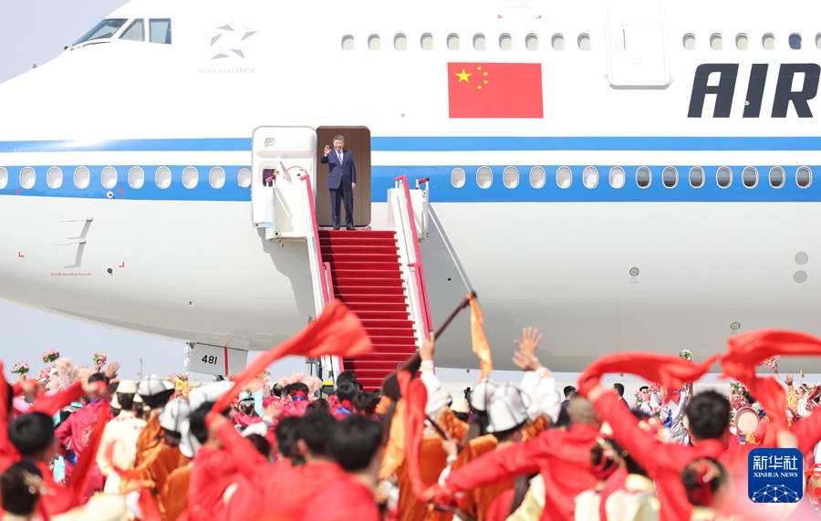 習(xí)近平総書記が新疆維吾爾自治區(qū)成立70周年祝賀行事出席のため烏魯木斉入り