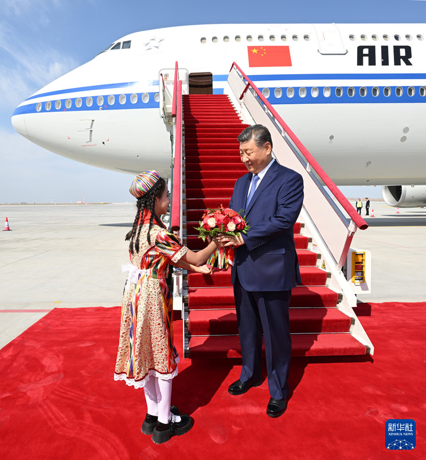 習近平総書記が新疆維吾爾自治區(qū)成立70周年祝賀行事出席のため烏魯木斉入り