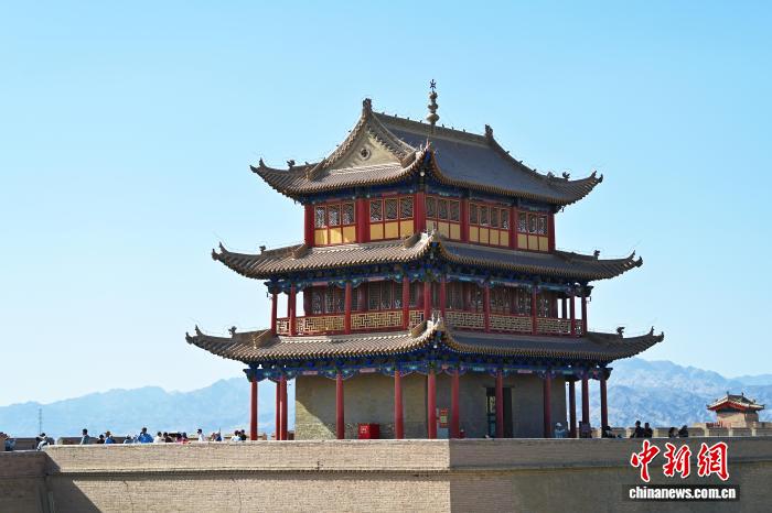 甘粛省の嘉峪関関城がイベント開催で8連休の集客狙う