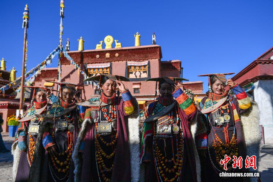 西蔵自治區(qū)で1千年以上受け継がれている伝統(tǒng)衣裝「普蘭服飾」