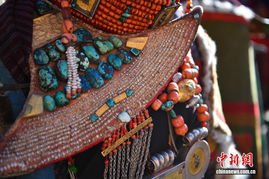 西蔵自治區(qū)で1千年以上受け継がれている伝統(tǒng)衣裝「普蘭服飾」