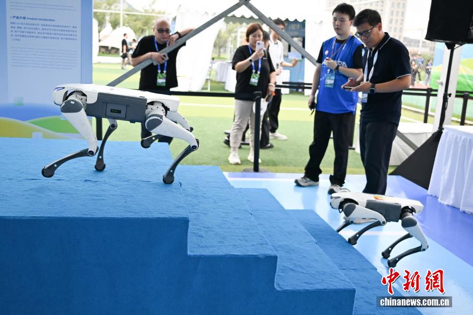 「雲(yún)棲大會(huì)2025」が杭州で開(kāi)幕、數(shù)千種類のハイテク製品が勢(shì)ぞろい　浙江省