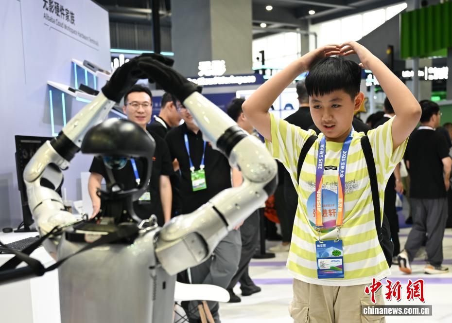 「雲(yún)棲大會2025」が杭州で開幕、數(shù)千種類のハイテク製品が勢ぞろい　浙江省