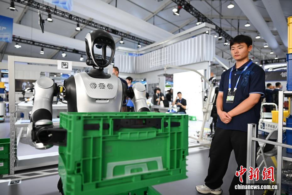 「雲(yún)棲大會(huì)2025」が杭州で開幕、數(shù)千種類のハイテク製品が勢(shì)ぞろい　浙江省