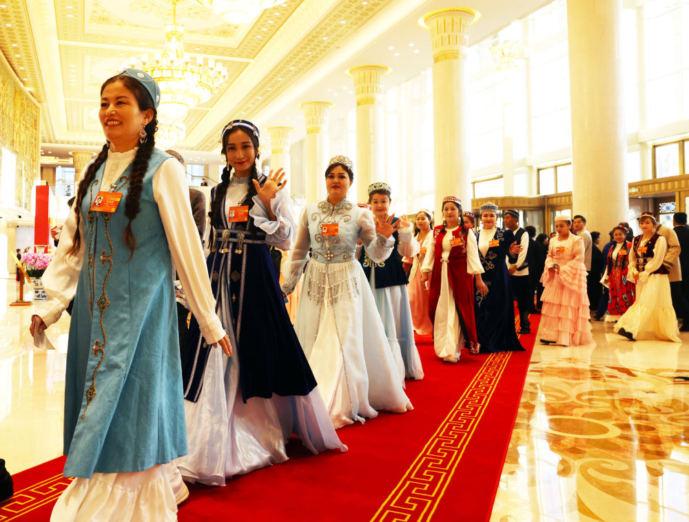 習(xí)近平総書記が新疆維吾爾自治區(qū)成立70周年祝賀大會(huì)に出席