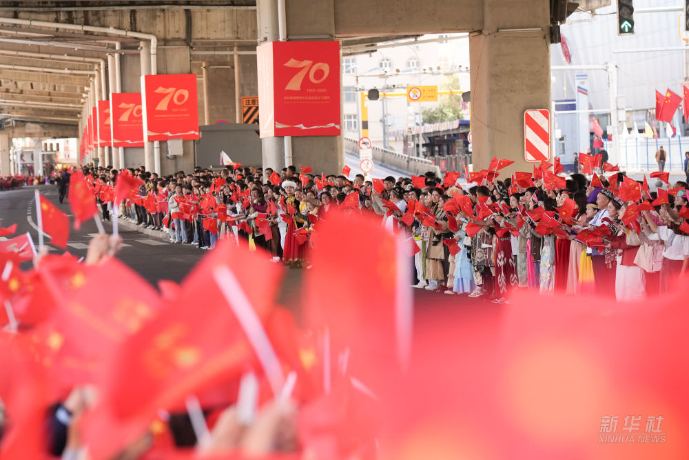 習近平総書記、新疆を離れ北京に戻る
