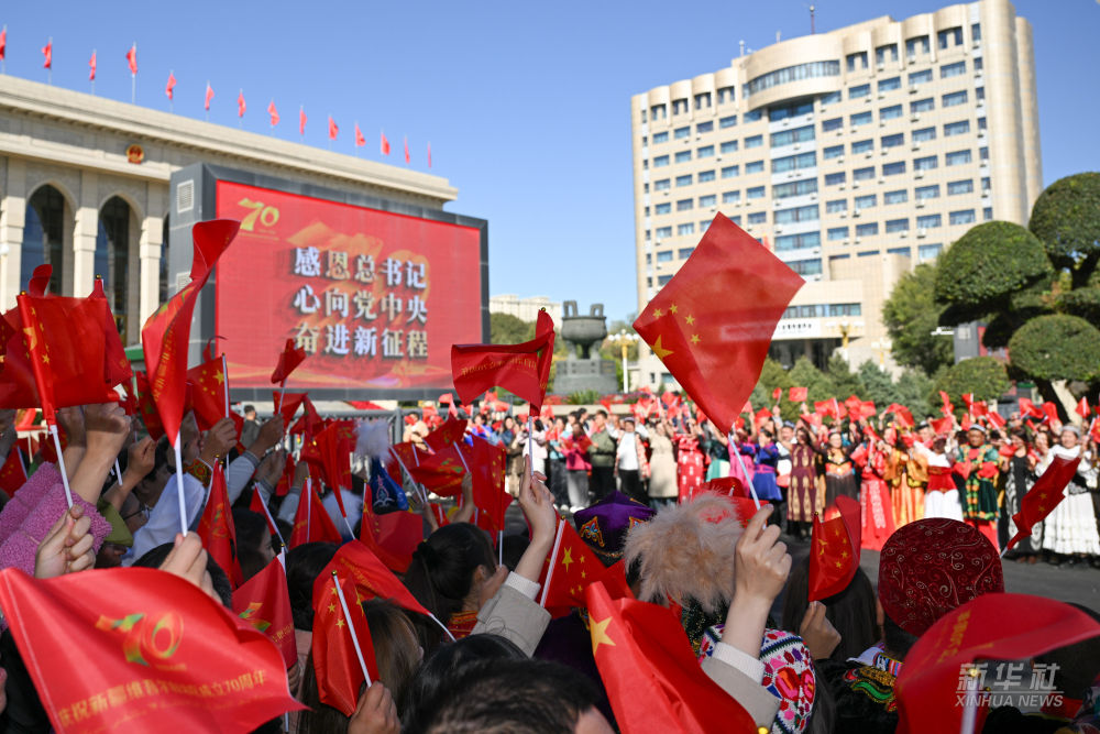 習(xí)近平総書記、新疆を離れ北京に戻る