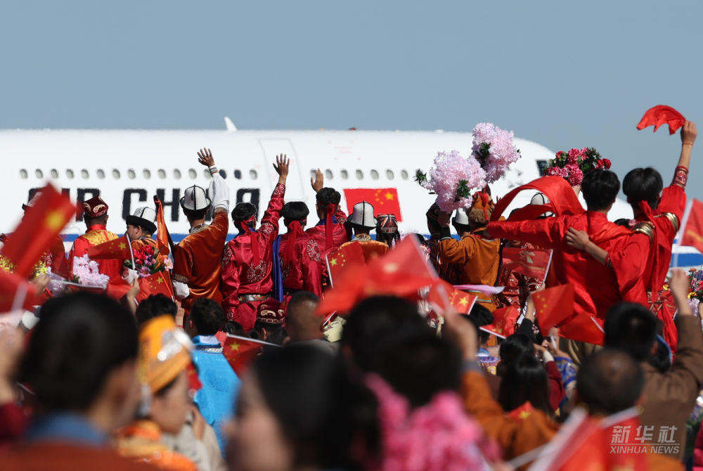 習(xí)近平総書記、新疆を離れ北京に戻る