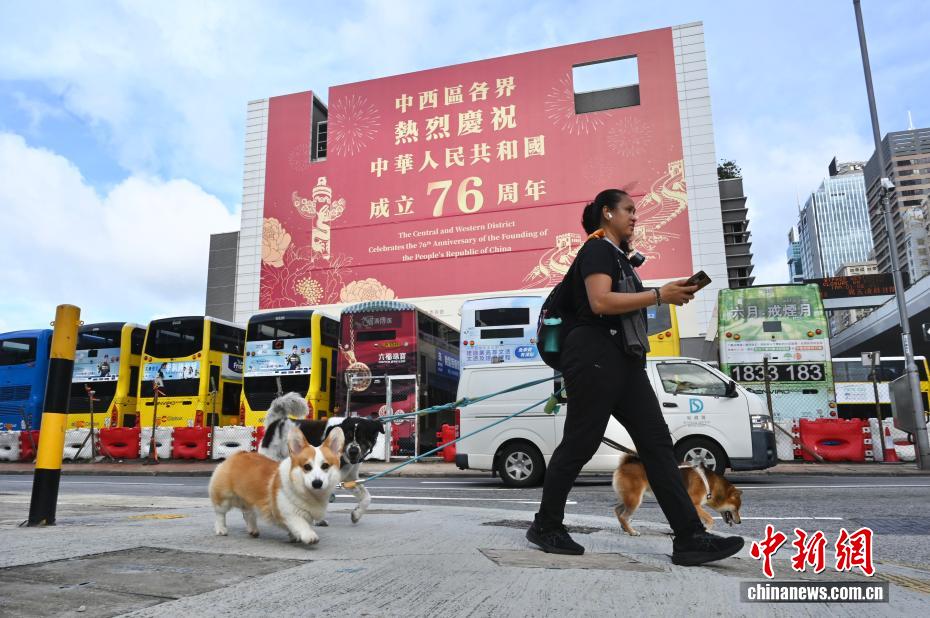國慶節(jié)を控え、香港特區(qū)內(nèi)に高まる祝賀ムード