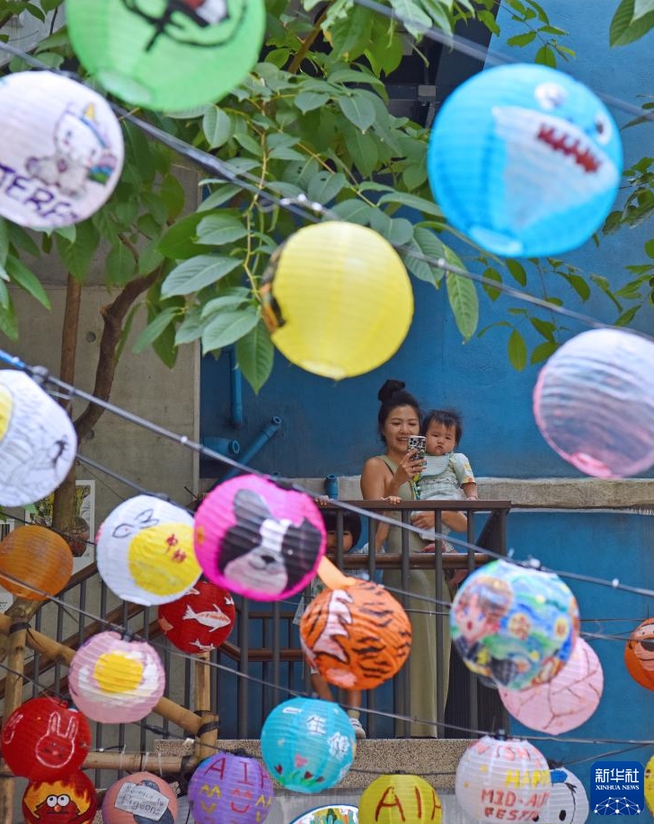 國(guó)慶節(jié)と中秋節(jié)を祝うランタン　香港特區(qū)