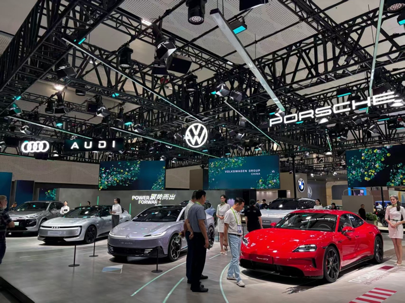 人気の車種の新エネ車や先端技術(shù)が海南省でお披露目